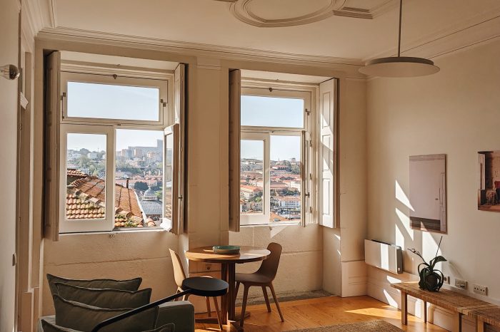 B28-Apartments-Porto-Portugal-centro-historico-do-porto-Quarto-Apartment-4A-Sala-de-Estar-Living-Space